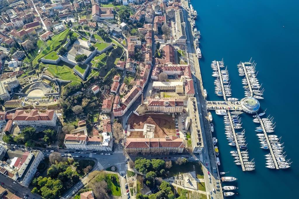 Quirky Apartment Arena With Parking Pula Exteriér fotografie